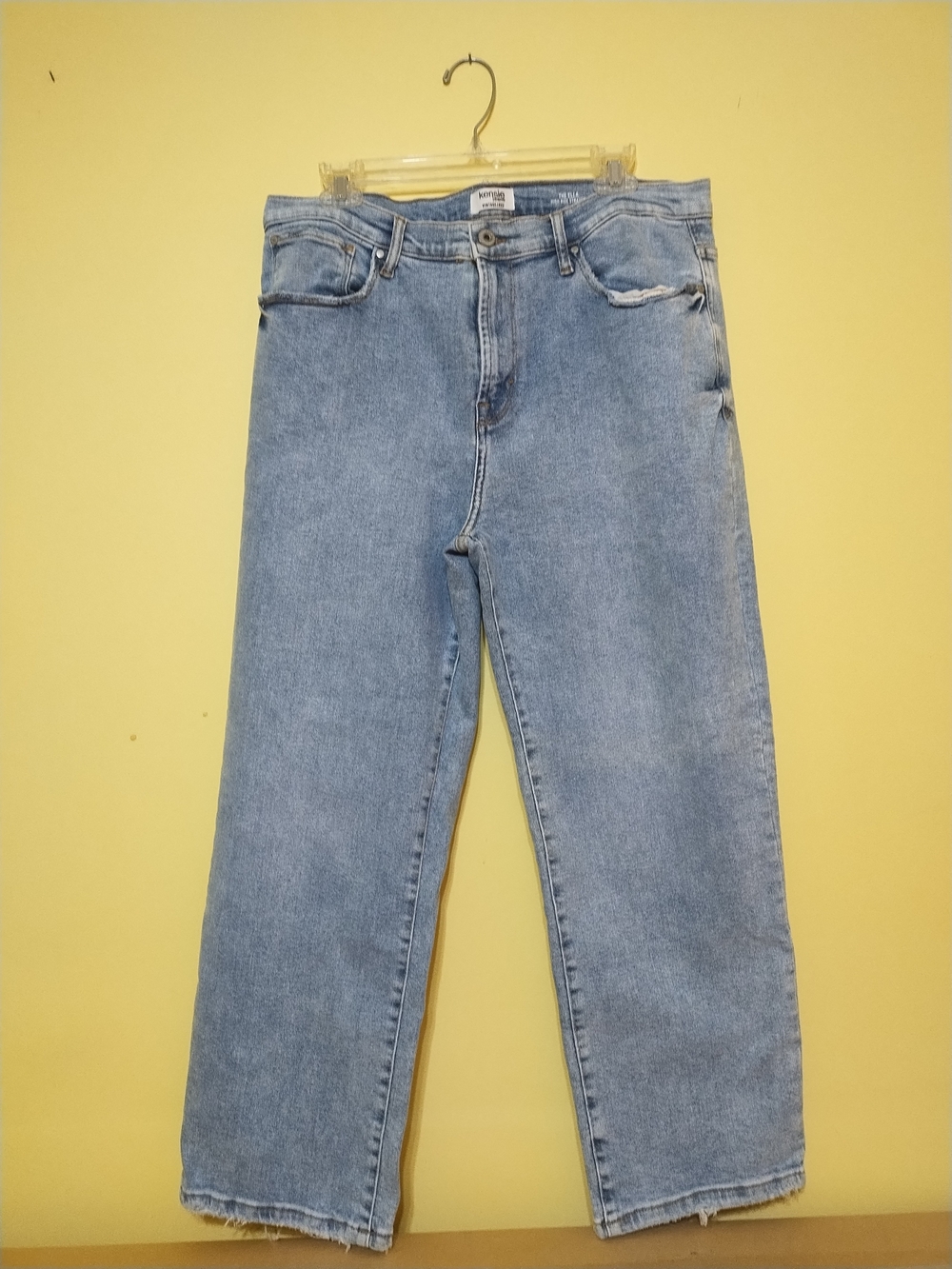 Woman's Kensie Jeans Light Blue Straight-Leg Jeans - Classic Everyday Fit